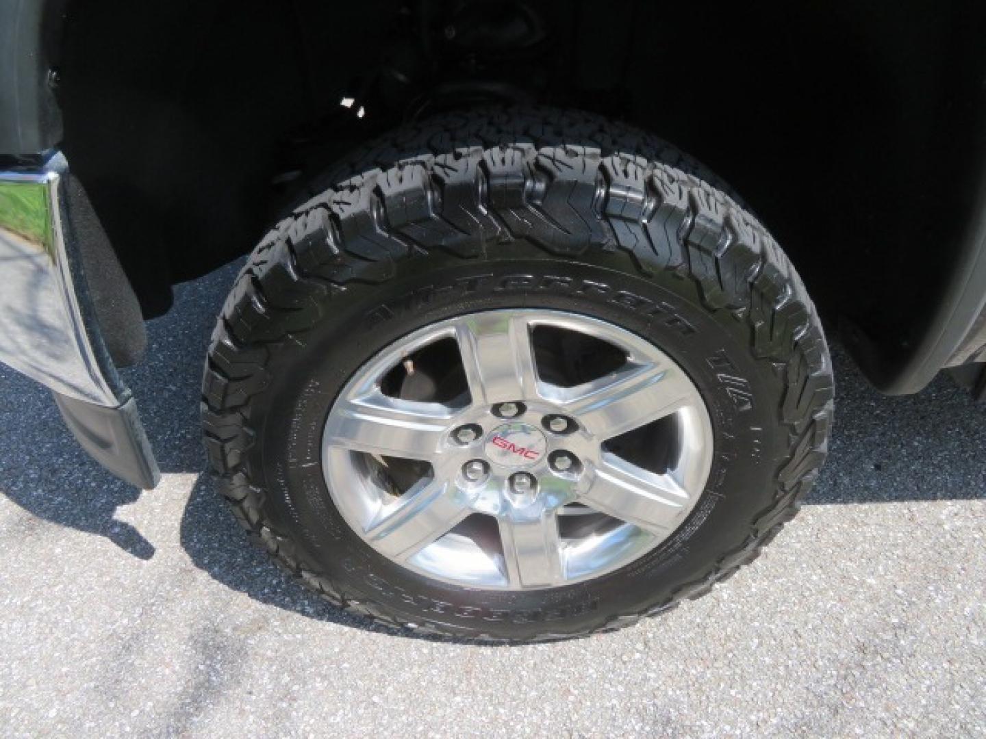 2014 /Black GMC Sierra 1500 SLT Crew Cab 2WD (3GTP1VEC2EG) with an 5.3L V8 OHV 16V engine, 6-Speed Automatic transmission, located at 4301 Oak Circle #19, Boca Raton, FL, 33431, (954) 561-2499, 26.388861, -80.084038 - Photo#56